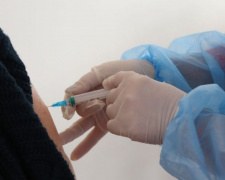 В Україні за минулу добу вакцинували від коронавірусу рекордну кількість людей