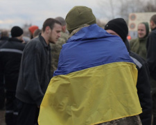 У рідних полонених і загиблих захисників України шахраї вимагають гроші: що потрібно знати