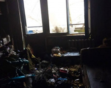 В Кривом Роге горела квартира - хозяйка с сильными ожогами доставлена в реанимацию (фото)