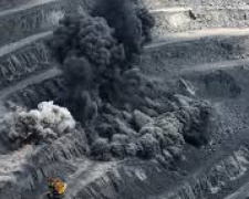 Как добывают железную руду в Кривом Роге или взрывной «массаж» рудных залежей (ВИДЕО)