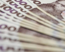 Кабмін визначив перелік тих, хто зможе отримати «карантинні» 8 000 гривень