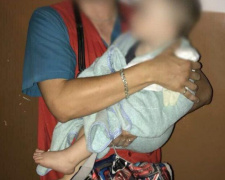 В Кривом  Роге женщина с полуторагодовалым ребенком на руках хотела совершить суицид
