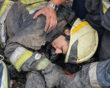На Днепропетровщине обвалилась крыша и травмировались трое спасателей (фото)
