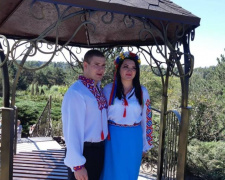Где провели свое первое свидание молодожены из Кривого Рога, вступившие в брак в ботаническом саду (ФОТО)