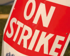 Забастовка железнодорожников наносит миллионные убытки промышленным гигантам Кривого Рога