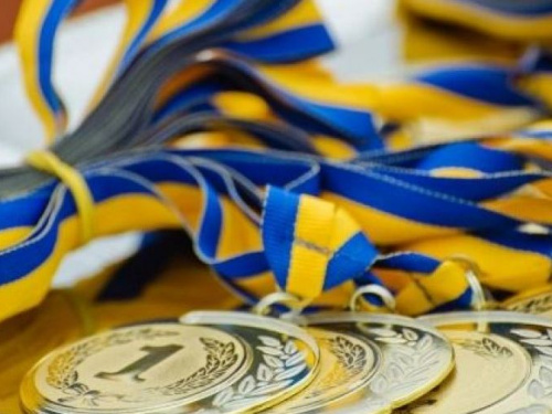 Криворожские спортсмены завоевали шесть медалей на чемпионате области по лёгкой атлетике