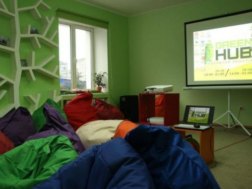 Под елочку: «Зеленый центр Метинвест» открыл хабы в Покровском и Металлургическом районах Кривого Рога