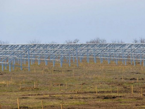 Как проходит строительство мощной солнечной электростанции под Кривым Рогом