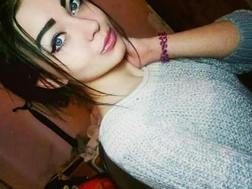 В Кривом Роге при загадочных обстоятельствах исчезла 17-летняя девушка (ФОТО)