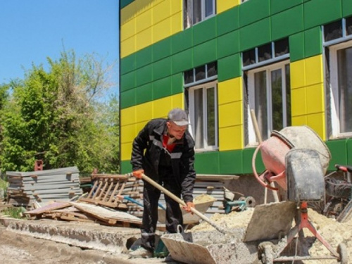 В селе Глееватка Криворожского района построен новый спортзал для 310 детей (ФОТО)