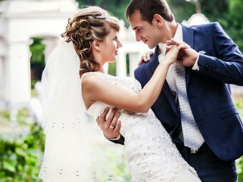 Свадебный бум: молодожены Кривого Рога активно выбирают даты с тремя восьмерками