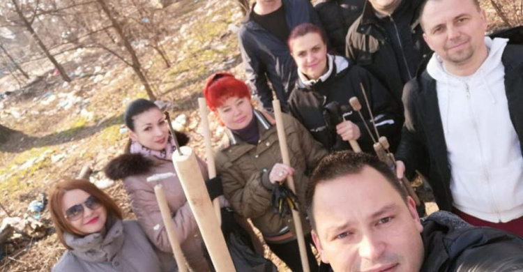 Жители Кривого Рога присоединились к международному флешмобу Trashtag (фото)