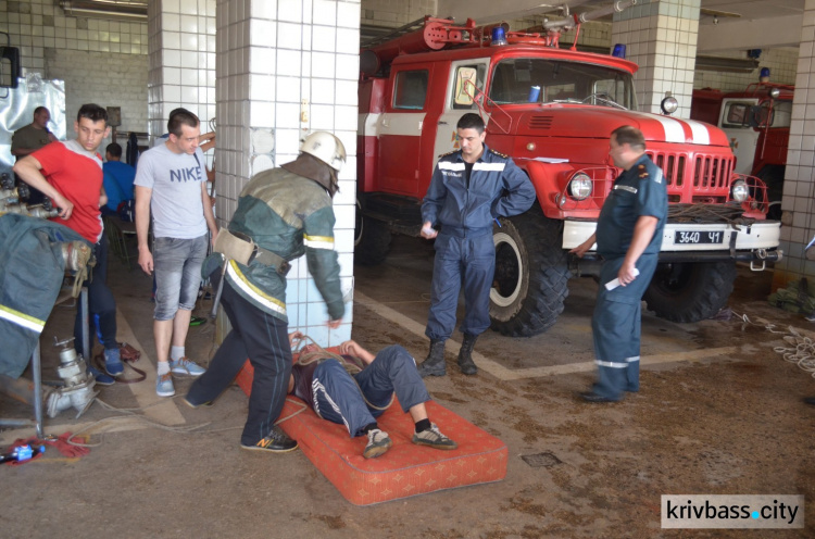 Спасатели Кривого Рога сдали зачеты по служебной и физической подготовке (ФОТО)