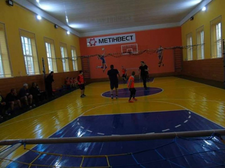 Криворожские команды приняли участие в традиционном турнире по мини-футболу (фото)