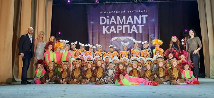 Криворожский танцевальный колектив с Международного фестиваля вернулся с победой (фото)