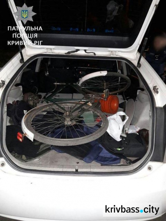 Криворожские копы задержали «кабельных» грабителей и отыскали украденный велосипед (ФОТО)