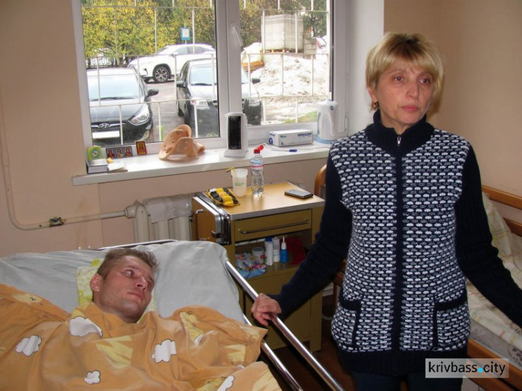 Из реанимации в палату: здоровье раненного в Кривом Роге Вячеслава Волка восстанавливается
