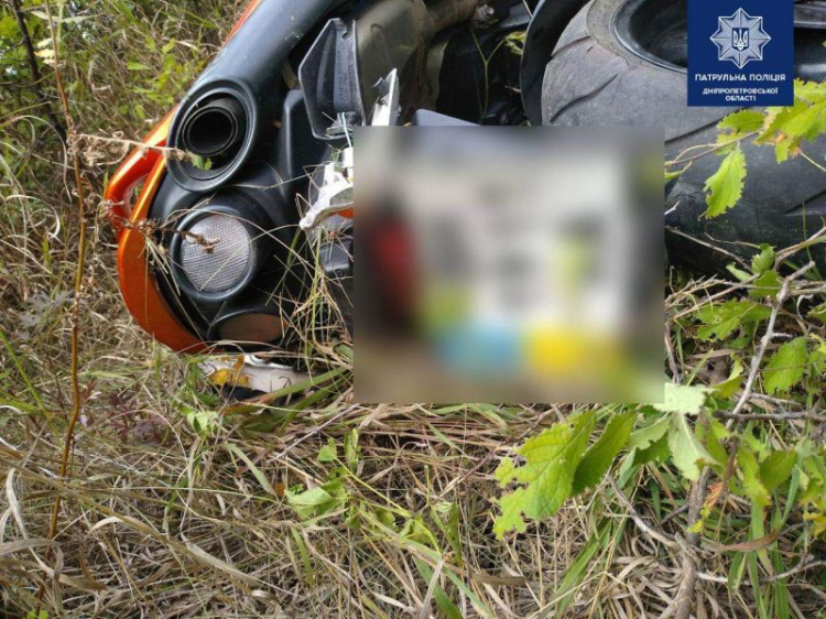 Попался, оказавшись в ДТП: на Днепропетровщине обнаружили мотоцикл, который разыскивал Интерпрол (фото)