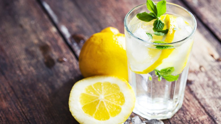 Лимонна вода натщесерце: властивості, про які ви не підозрювали