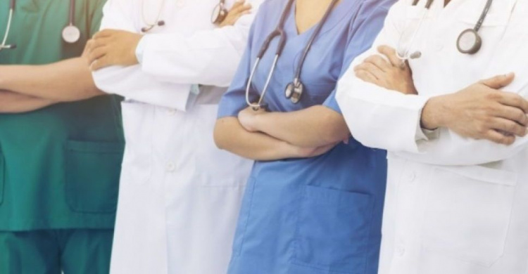 Нові заробітні плати лікарям: МОЗ перевірить всі медзаклади на дотримання виплат