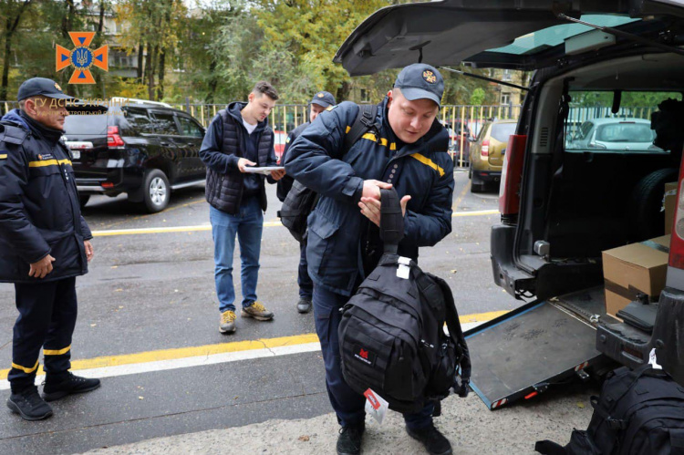 Рятувальники Дніпропетровщини отримали сучасне технічне та медичне оснащення
