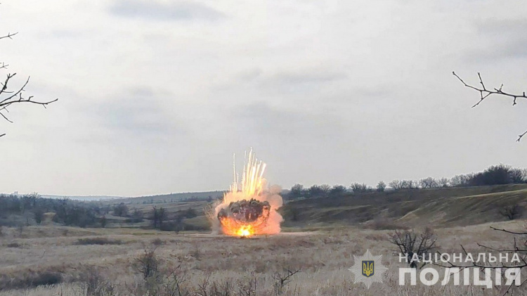 На Дніпропетровщині вибухотехніки знищили збиті російські ракети та безпілотники