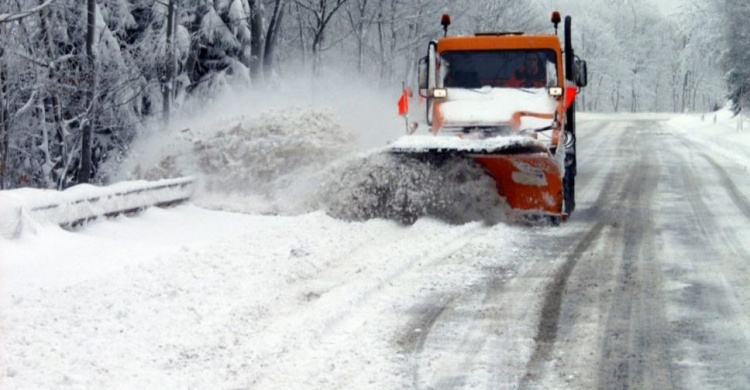 Подготовка к зиме: на Днепропетровщине расчисткой трасс будут заниматься подрядные организации