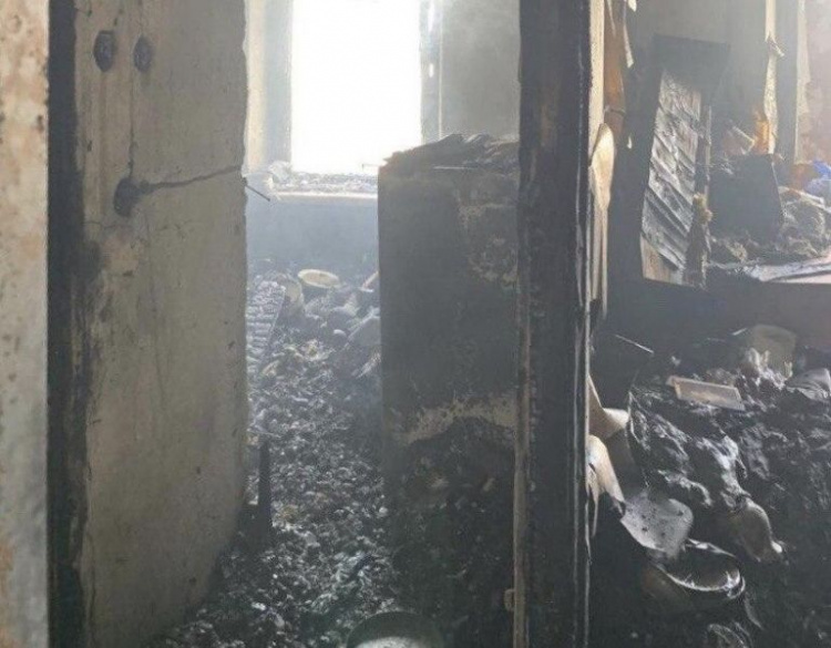 На пожаре в Терновском районе спасли мужчину и женщину