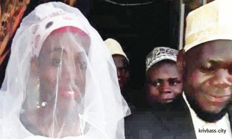 В Уганде священнослужитель ошибочно женился на мужчине