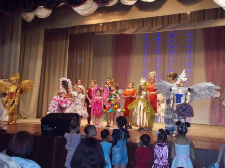 Конкурс и альтернативная мода: в Широком прошёл праздник для детей громады (фото)