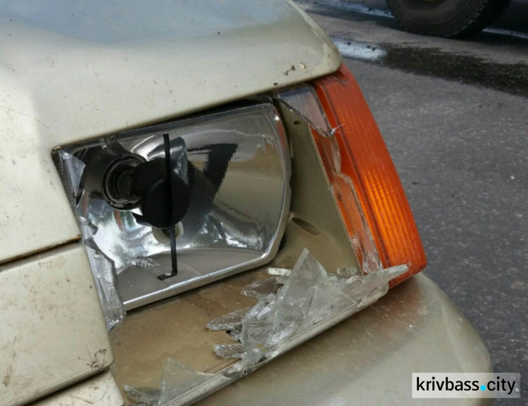 Авария в Кривом Роге: автомобиль снова сбил пешехода (ФОТО)