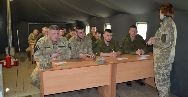 Для предупреждения суицида с бойцами 17-й танковой бригады Кривого Рога в зоне АТО работают психологи
