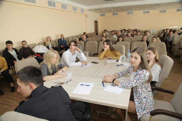 Юные криворожане приняли участие в Харьковском международном форуме  (фото)