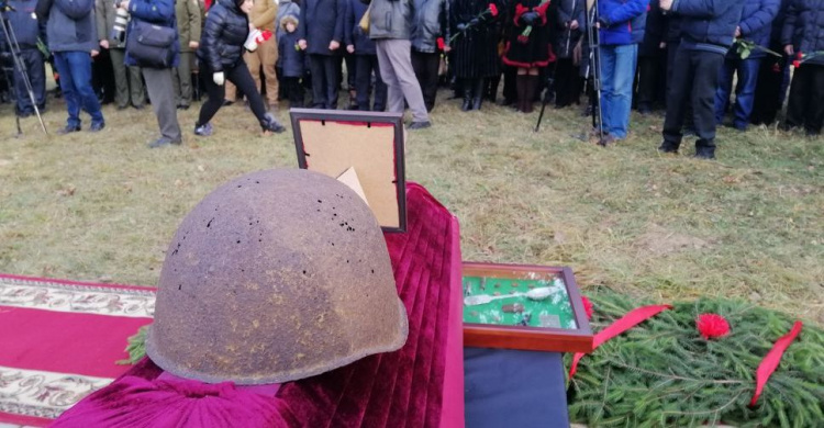В Белоруси похоронили найденного криворожскими поисковиками 22-летнего бойца