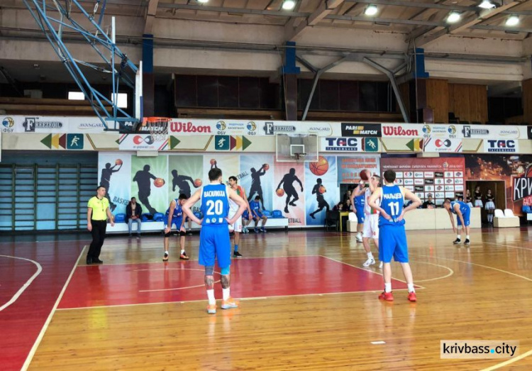 Баскетбольный коллектив из Кривого Рога выиграл два матча у соперника из Николаева (ФОТО)