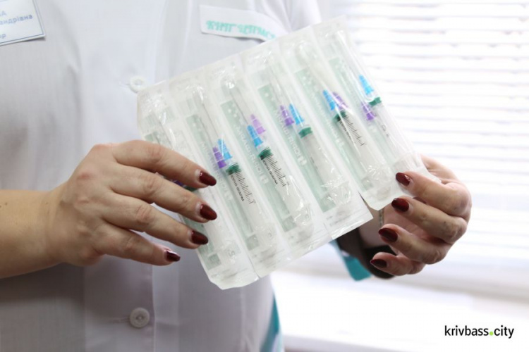 Понад 15 тисяч мешканців Дніпропетровщини записалися у чергу на вакцинацію від коронавірусу