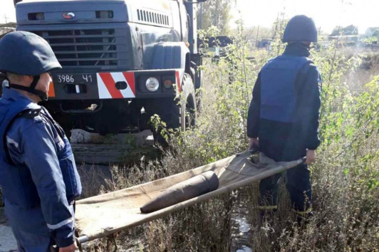 На территории частного домовладения в Широковском районе обнаружили боеприпасы (фото)