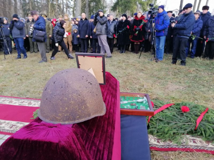 В Белоруси похоронили найденного криворожскими поисковиками 22-летнего бойца