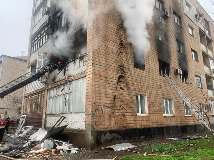 У Центрально-Міському районі сталася пожежа у багатоквартирному будинку: є постраждалі
