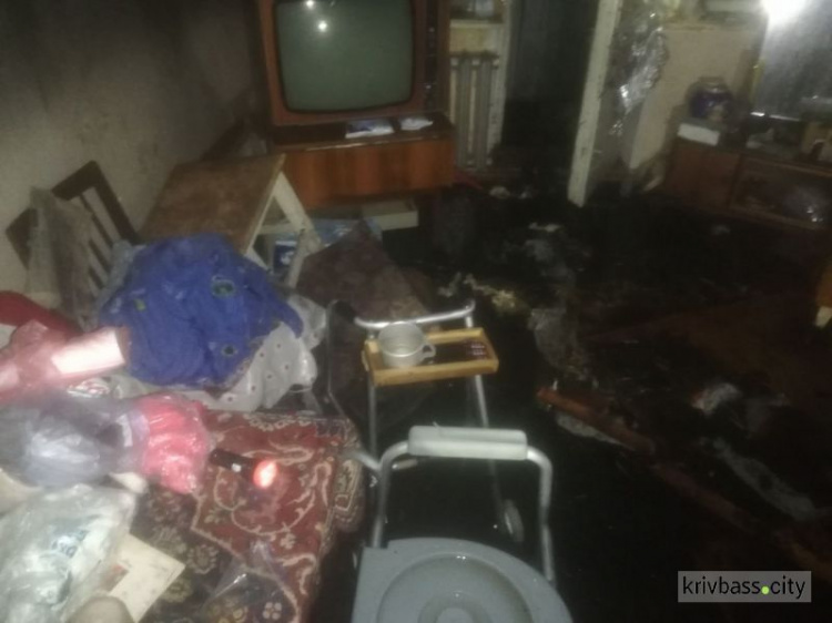 На Лермонтова горела квартира: пострадала 95-летняя хозяйка жилья